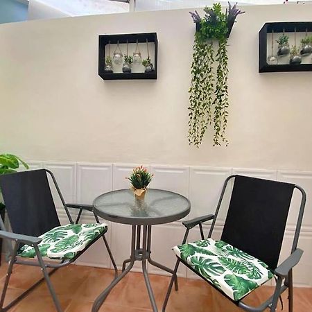 Letty'S House Apartment ซานตาโปลา ภายนอก รูปภาพ