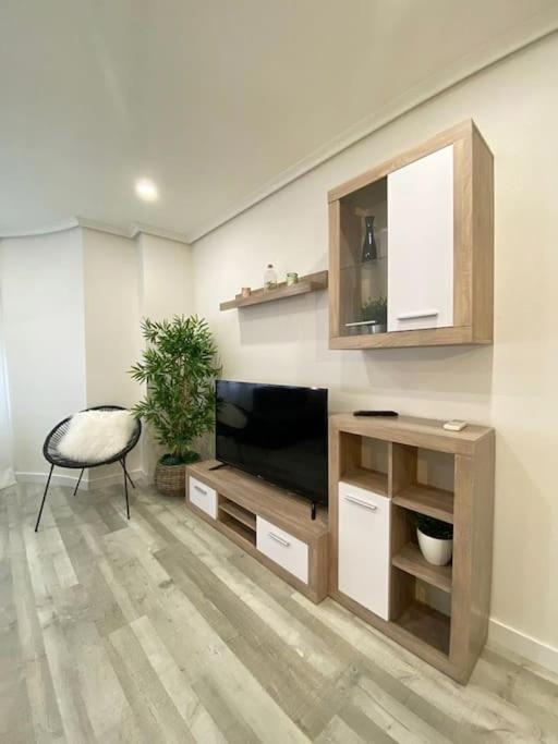 Letty'S House Apartment ซานตาโปลา ภายนอก รูปภาพ