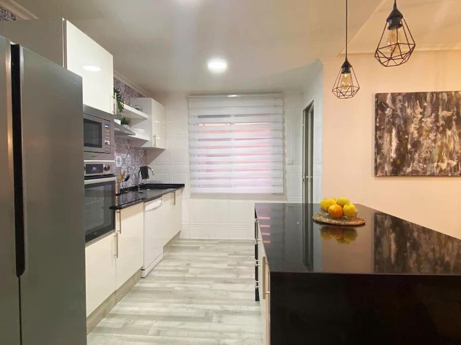 Letty'S House Apartment ซานตาโปลา ภายนอก รูปภาพ