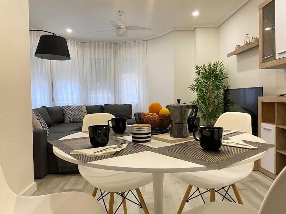 Letty'S House Apartment ซานตาโปลา ภายนอก รูปภาพ