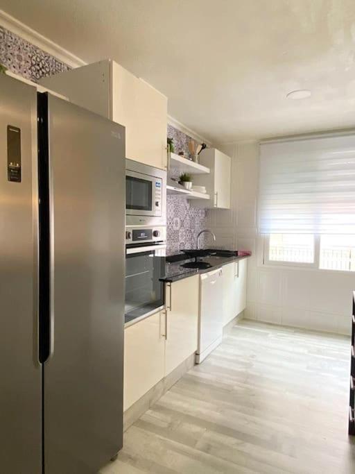 Letty'S House Apartment ซานตาโปลา ภายนอก รูปภาพ