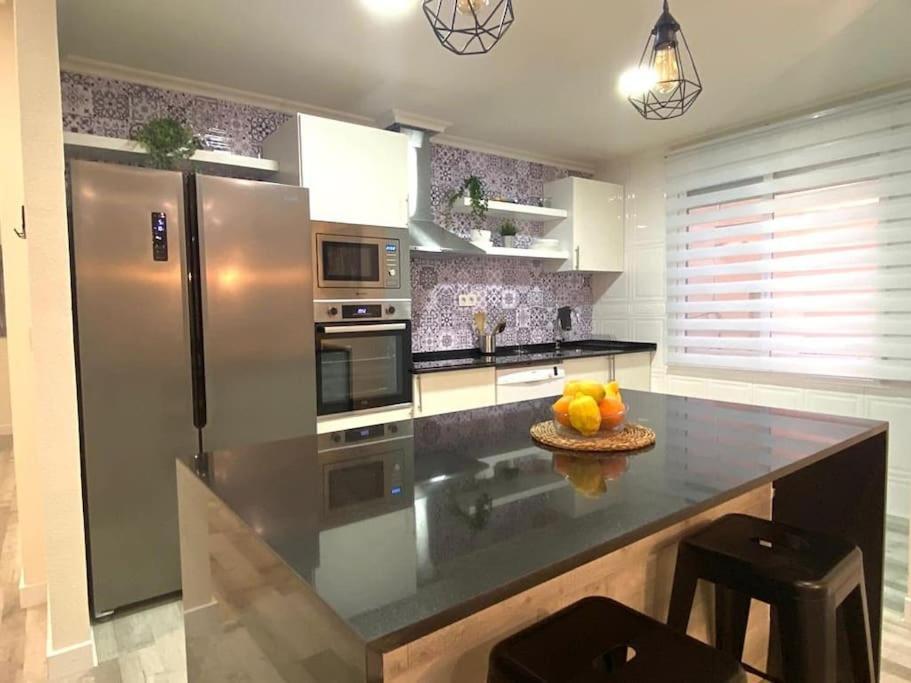 Letty'S House Apartment ซานตาโปลา ภายนอก รูปภาพ