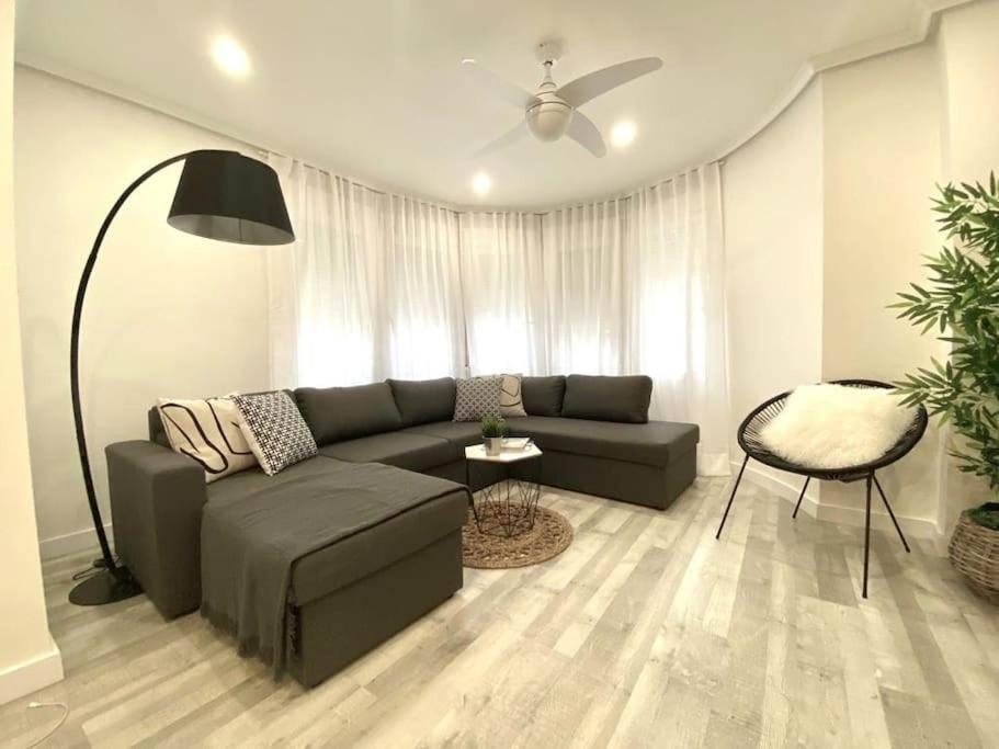 Letty'S House Apartment ซานตาโปลา ภายนอก รูปภาพ